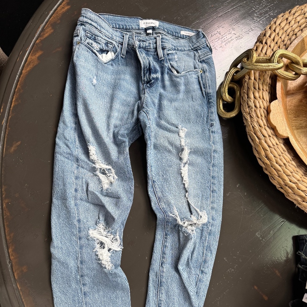 FRAME JEANS STRAIGHT LEG , SIZE 25, DISTRESSING